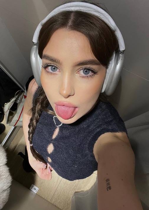 Ru twitch girl73